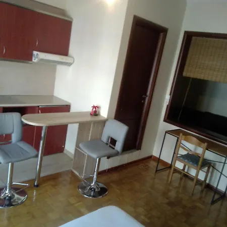 Saki's 4th Floor Lägenhet