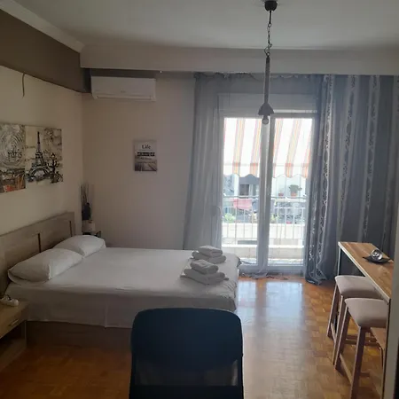 Saki's 4th Floor Кавала